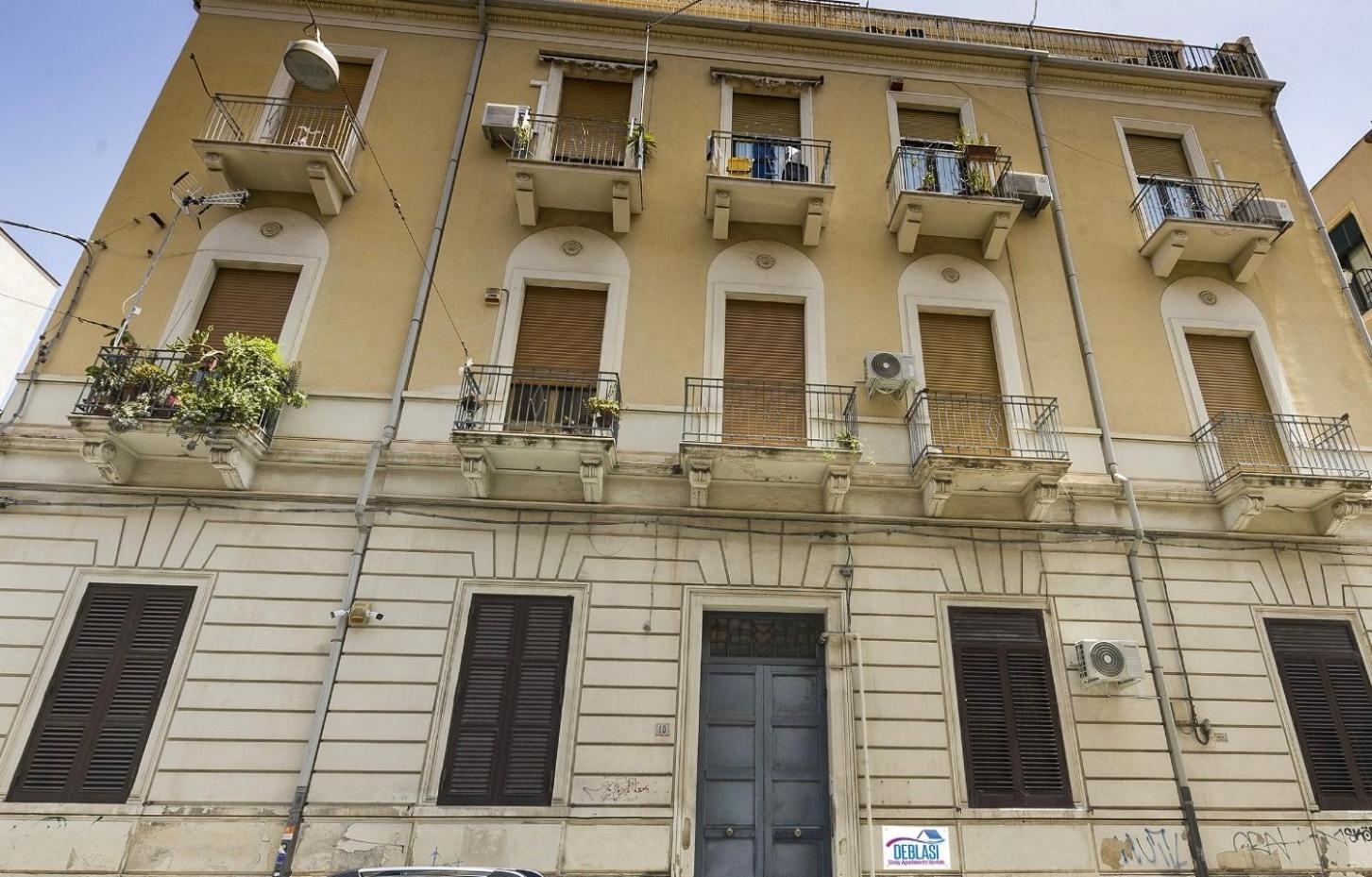 Martoglio - - Catania